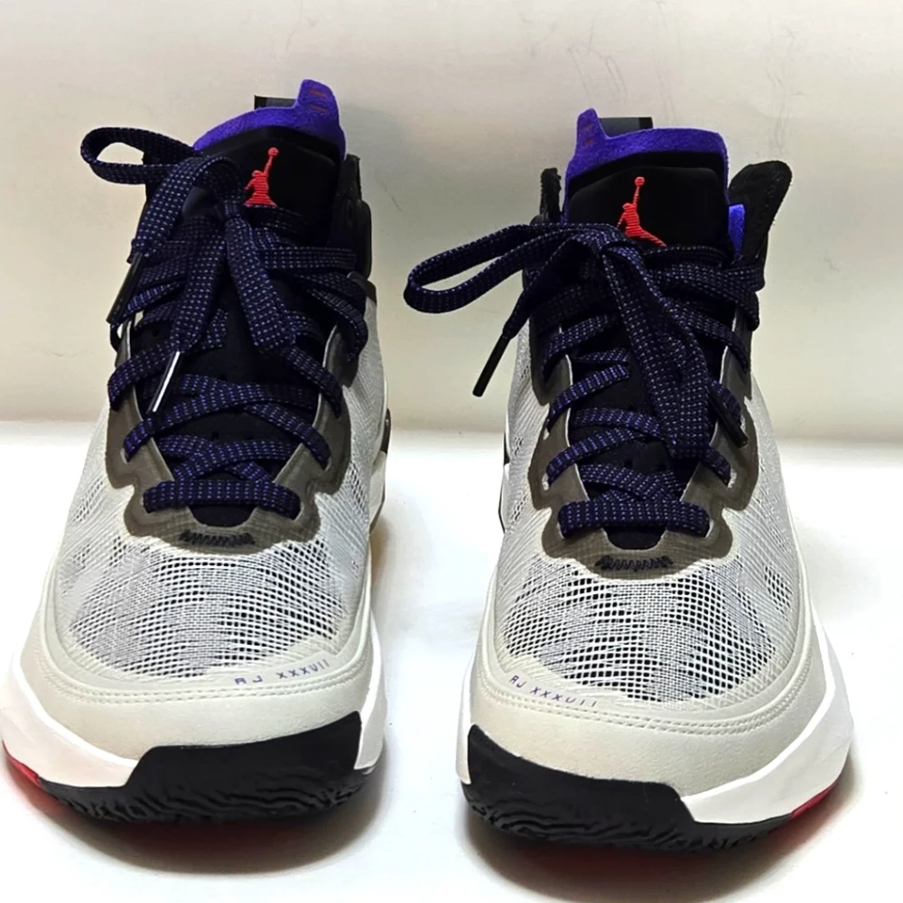 Nike Air Jordan Basketball Shoes size 6Y